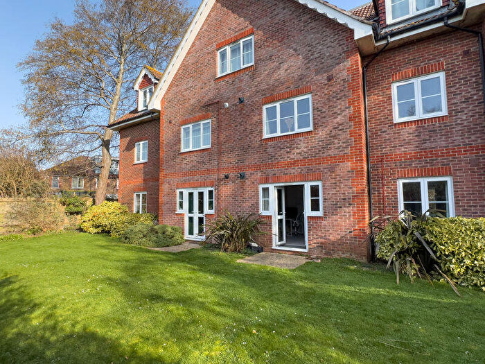 1 Bedroom Flat For Sale In Hawthorn Road, Bognor Regis, PO21