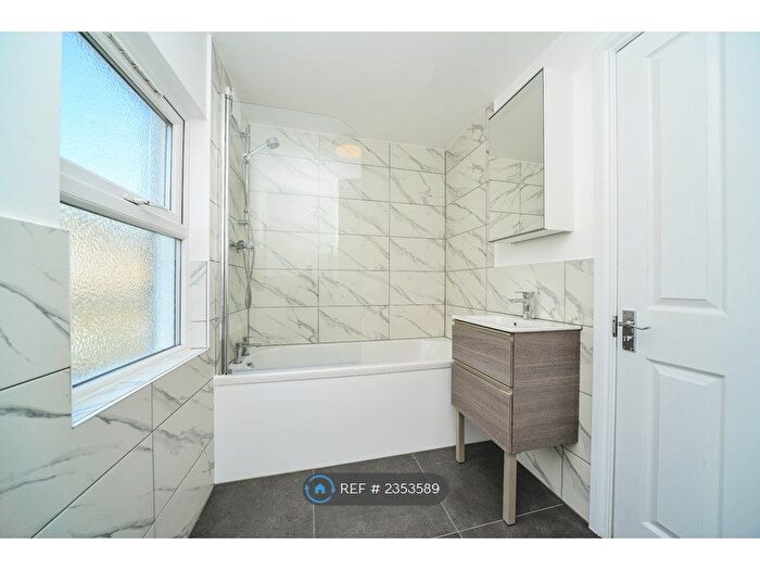 1 Bedroom Flat To Rent In St. Dunstans Road, London, W6
