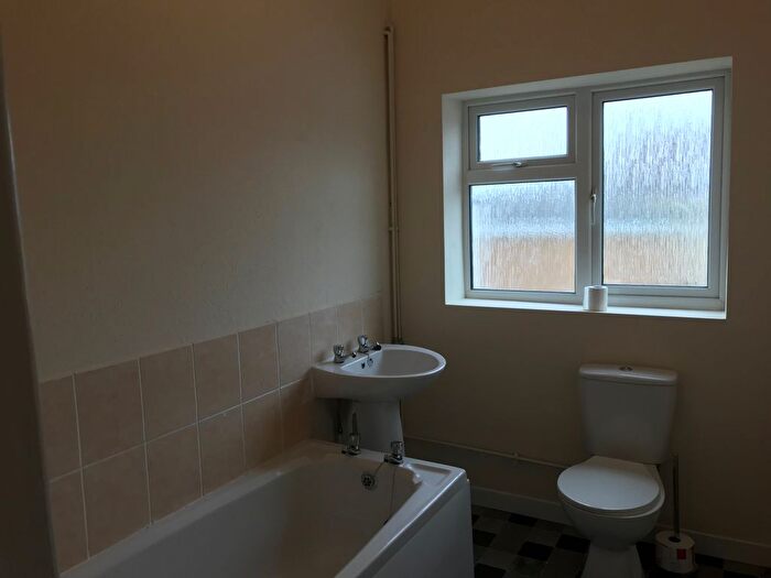 2 Bedroom Flat To Rent In Canterbury Street, Gillingham, ME7