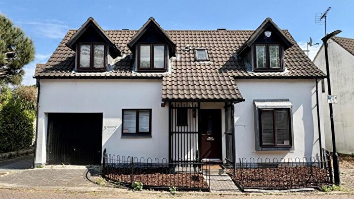 3 Bedroom Detached House For Sale In Beckton, London, E6