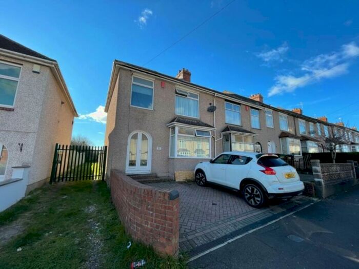 4 Bedroom End Of Terrace House To Rent In Third Avenue, Northville, Bristol, BS7