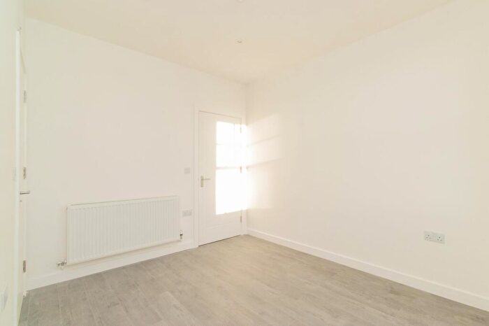 2 Bedroom Apartment To Rent In Buenos Ayres, Margate, CT9