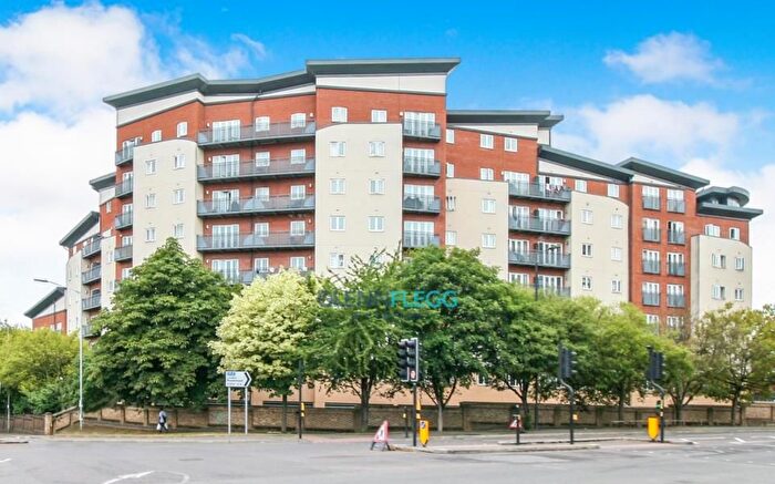 2 Bedroom Flat To Rent In Aspects Court, Windsor Road, Slough, SL1