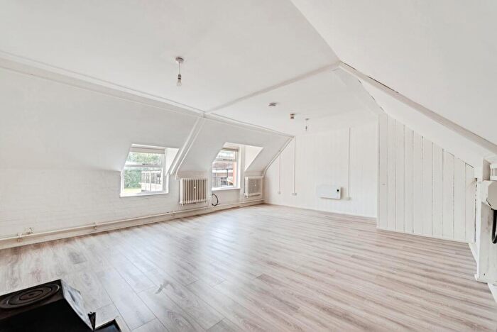 Flat To Rent In Carmel College, Wallingford, OX10