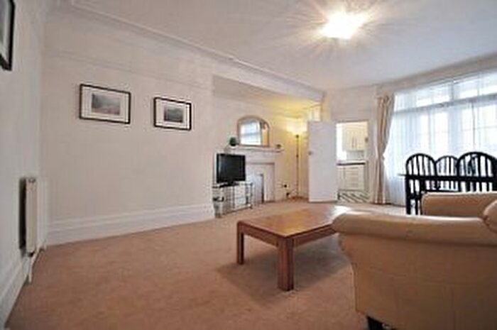 1 Bedroom Flat To Rent In Grove Court, Grove End Road, London, NW8