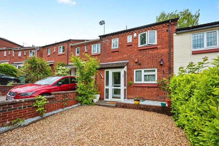 3 Bedroom Terraced House For Sale In High Trees Close, Redditch, B98