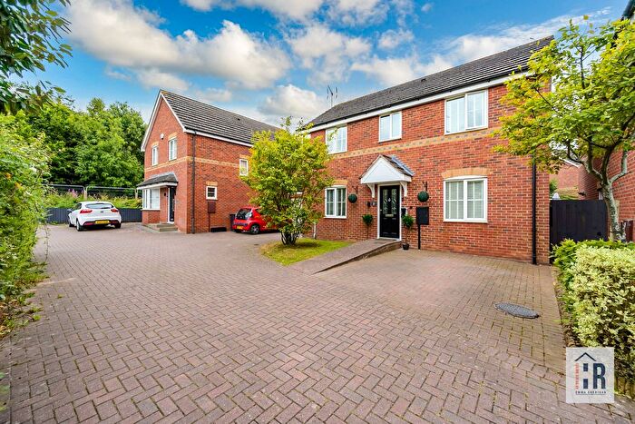 3 Bedroom Detached House For Sale In Aspen Drive, Coventry, CV6