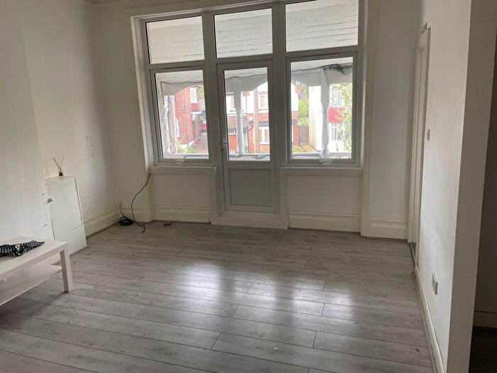 Studio To Rent In Palmeira Avenue, Westcliff-On-Sea, SS0