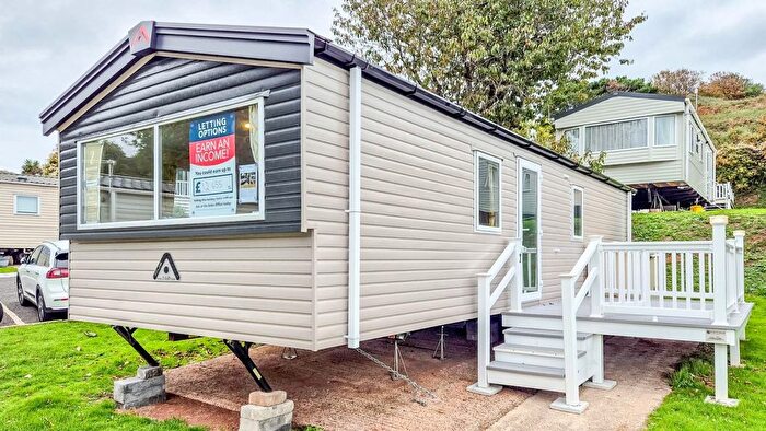 2 Bedroom Mobile/park Home For Sale In Dartmouth Road, Paignton, TQ4