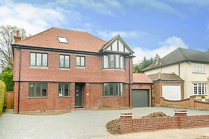 5 Bedroom Detached House To Rent In St. Charles Road, Brentwood, CM14