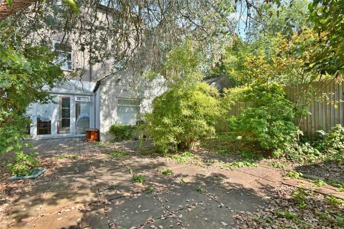 3 Bedroom Flat To Rent In Dean Road, Willesden Green, NW2