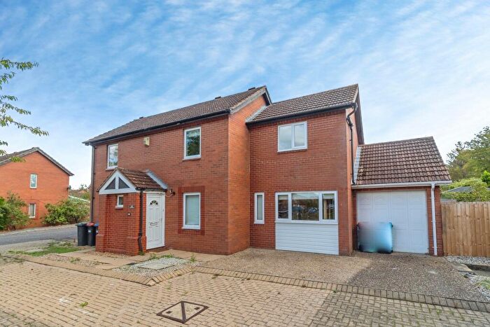 4 Bedroom Detached House For Sale In Downland, Two Mile Ash, Milton Keynes, Buckinghamshire, MK8