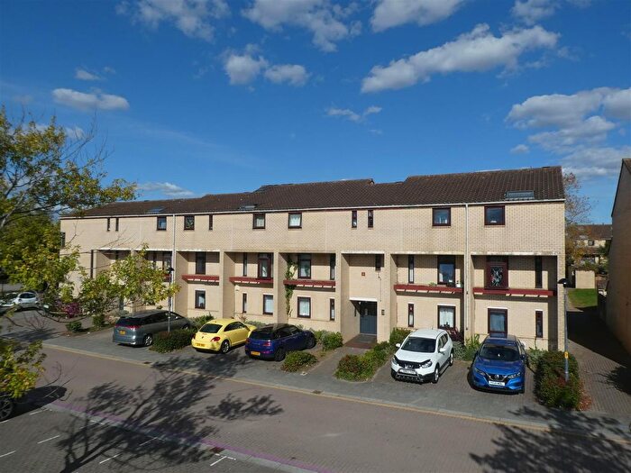 2 Bedroom Flat For Sale In North Eleventh Street, Milton Keynes, MK9