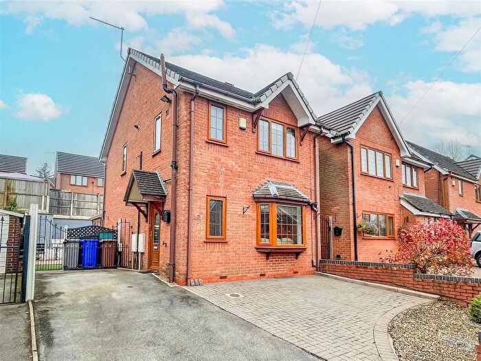 3 Bedroom Detached House To Rent In Bank Hall Road, Burslem, Stoke-On-Trent, ST6
