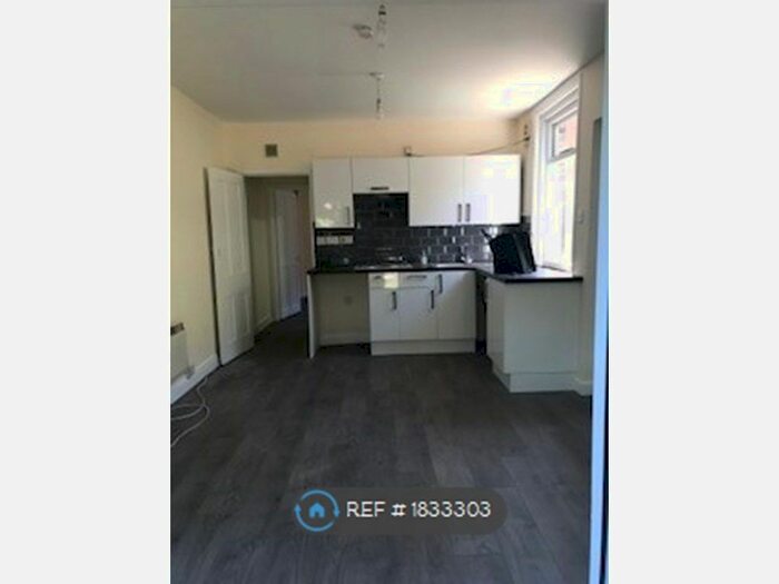 1 Bedroom Flat To Rent In Highfield Crescent, Southampton, SO17