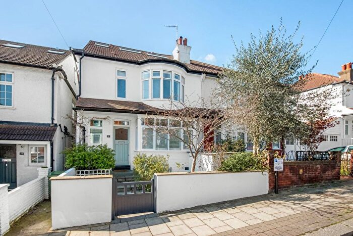 4 Bedroom Property To Rent In Hollingbourne Road, Herne Hill, London, SE24