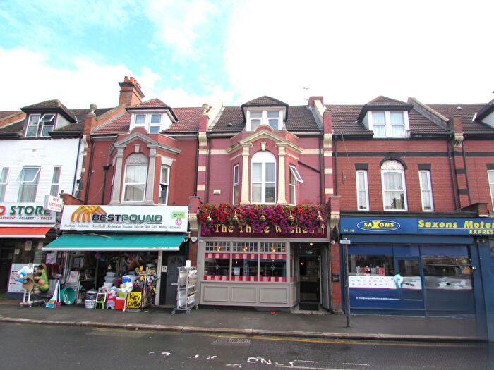 2 Bedroom Flat To Rent In High Street, Harrow Wealdstone, Middlesex, HA3