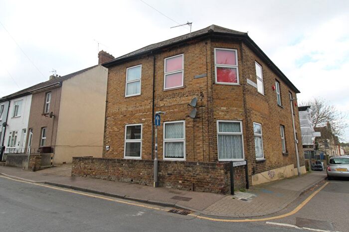 1 Bedroom Flat For Sale In Victoria Street, Gillingham, Gillingham, ME7