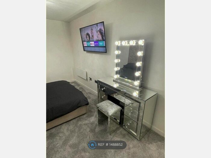 1 Bedroom Flat To Rent In Oxygen Tower Store Street, Manchester, M1