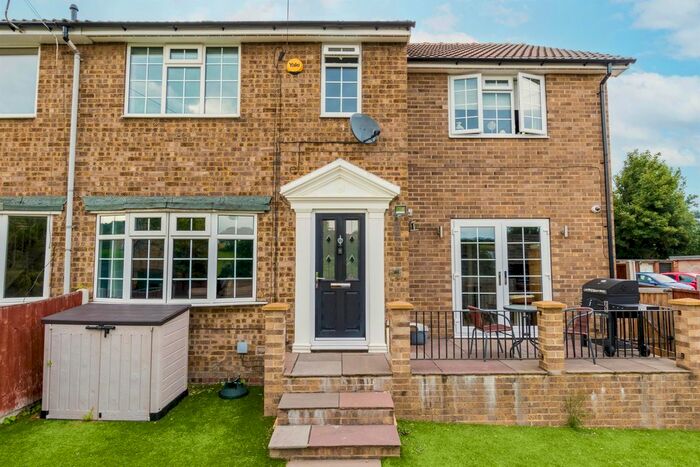 4 Bedroom End Of Terrace House To Rent In Valley Road, Pudsey, LS28