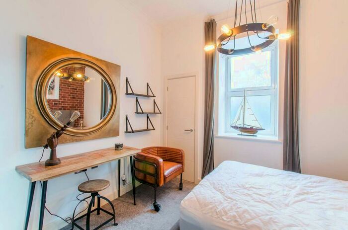 1 Bedroom Flat To Rent In Hardinge Street, Wapping, London, E1