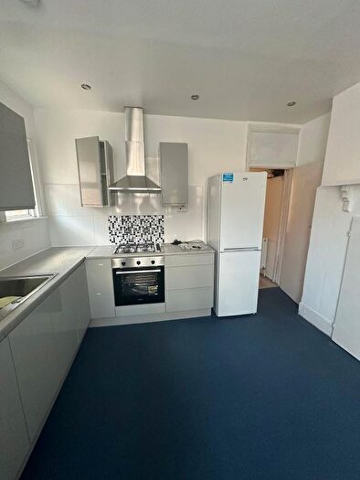 2 Bedroom Flat To Rent In Johnstone Road, London, E6