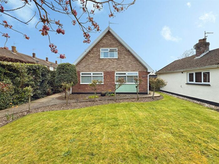 4 Bedroom Detached House For Sale In Meadow Road, Oulton Village, Lowestoft, Suffolk, NR32