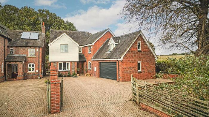 4 Bedroom Detached House For Sale In Chestnut Avenue, Milton, Derby, DE65