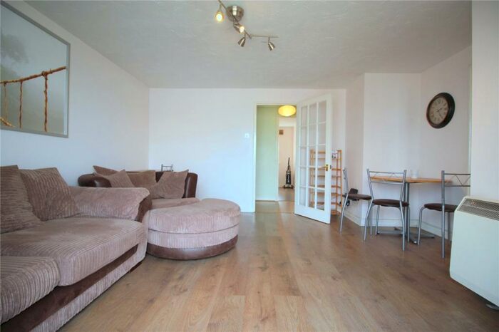 2 Bedroom Flat To Rent In Tideside Court, Harlinger Street, London, SE18
