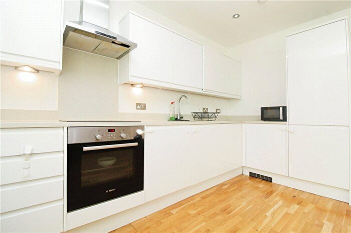 2 Bedroom Flat To Rent In Lansdowne Road, Croydon, CR0