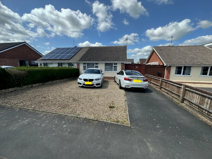 3 Bedroom Semi-Detached House To Rent In Springbank Road, Cheltenham, GL51