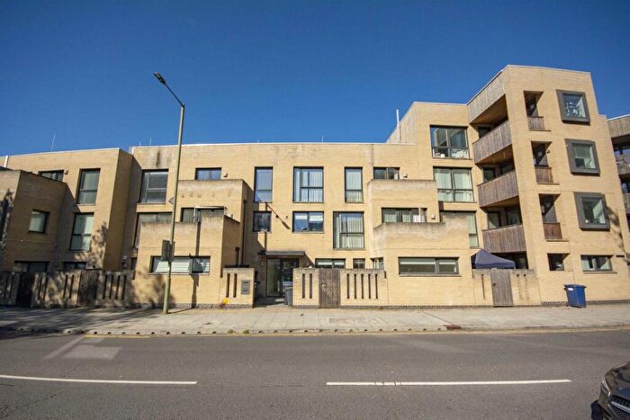 3 Bedroom Flat To Rent In Grahame Park Way, London, NW9