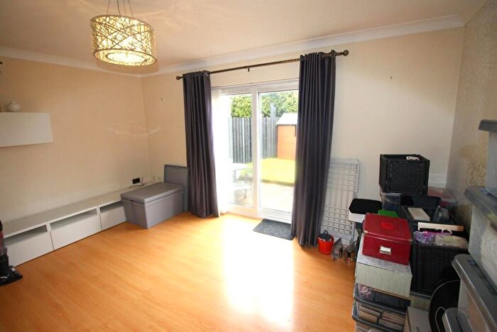 3 Bedroom House To Rent In Swallow Wood Road Swallownest, Sheffield, S26
