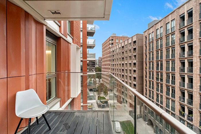 1 Bedroom Flat To Rent In Montrose Building, Malthouse Road, SW11