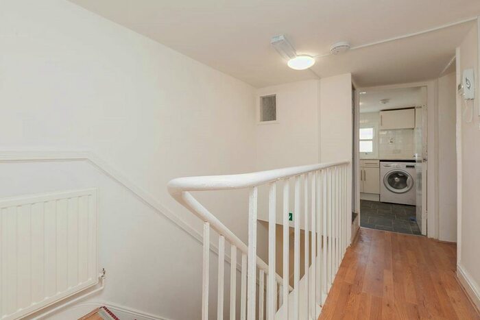 1 Bedroom Flat To Rent In Pier Road, Northfleet, Gravesend, Kent, DA11