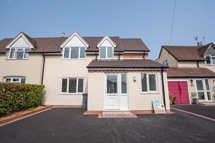 2 Bedroom Semi-Detached House To Rent In Kineton Lane, Hockley Heath, B94