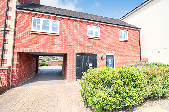 2 Bedroom Terraced House For Sale In Saxon Way, Bedford, MK40