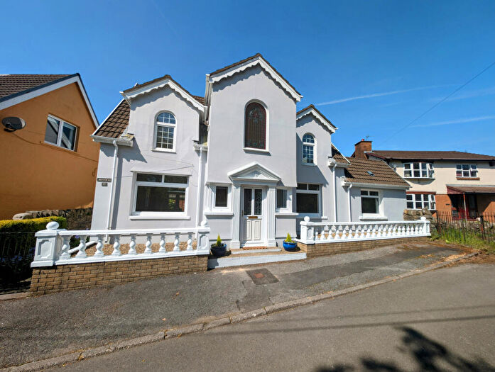 3 Bedroom Detached House For Sale In Woodland Crescent, CF45