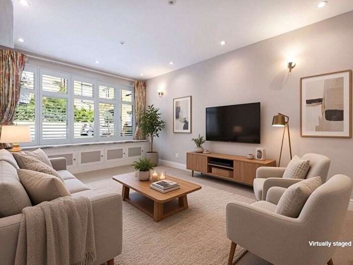 2 Bedroom Property To Rent In Walpole Mews, London, NW8