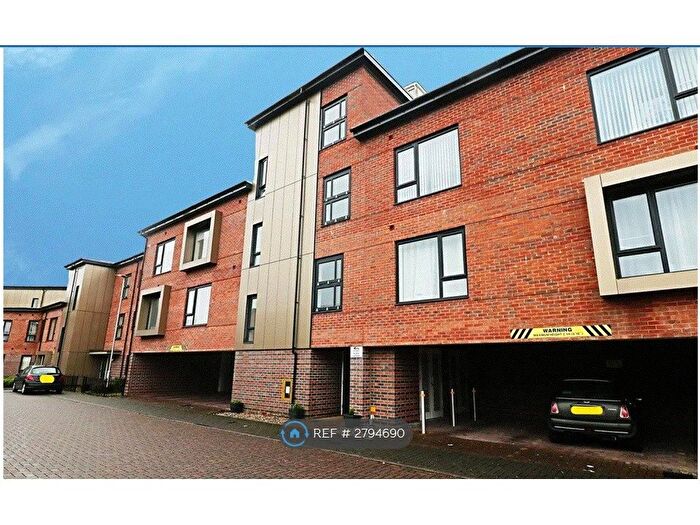 1 Bedroom Flat To Rent In Lindon Close, Brownhills, Walsall, WS8