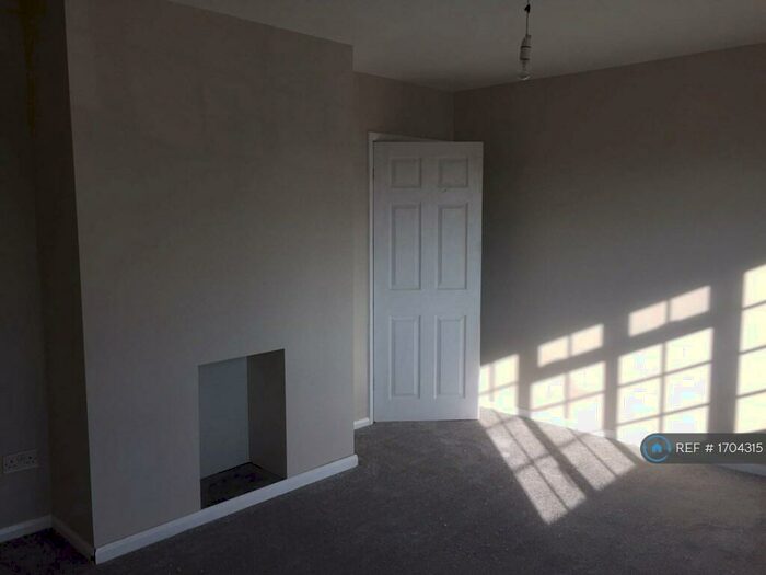 2 Bedroom Maisonette To Rent In Mera Drive, Bexleyheath, DA7