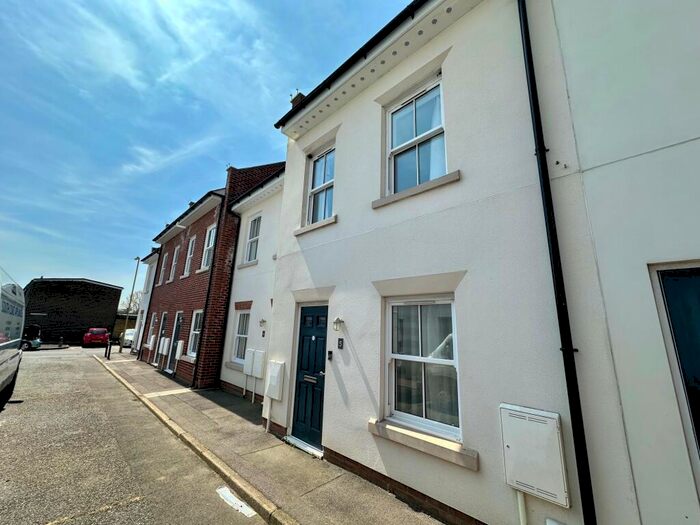 3 Bedroom House To Rent In Henry Street, Gosport, PO12