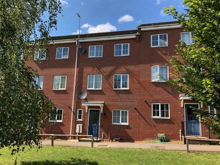 4 Bedroom Terraced House To Rent In Goodwood Close, Oakley Vale, Corby, NN18