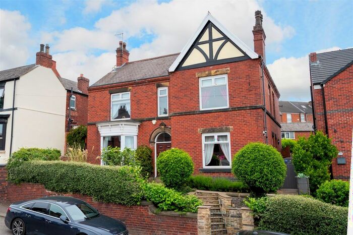 4 Bedroom Detached House For Sale In Thornby House, Whittington Hill, Chesterfield, S41