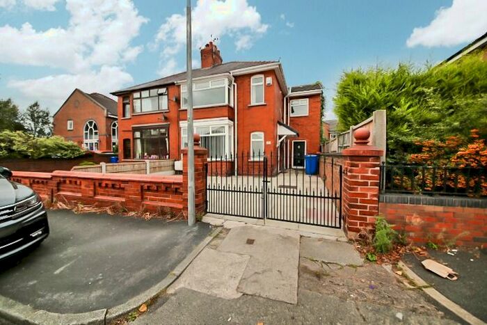 4 Bedroom Semi-Detached House To Rent In Howard Street, Wigan, Lancashire, WN5