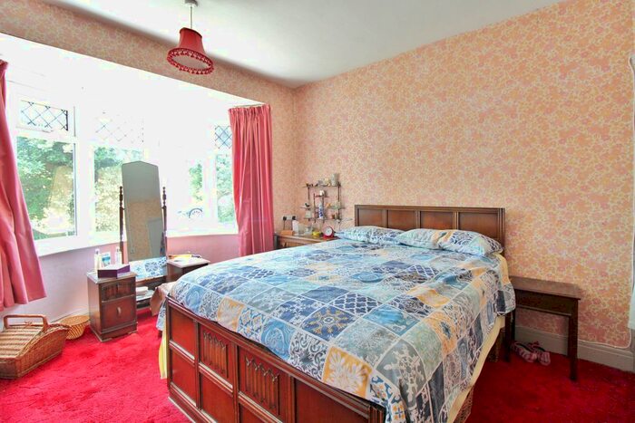 2 Bedroom Detached Bungalow For Sale In Fareham Park Road, Fareham, PO15