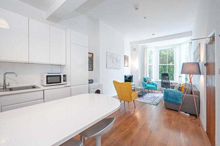 2 Bedroom Flat For Sale In Fellows Road, Belsize Park, London, NW3