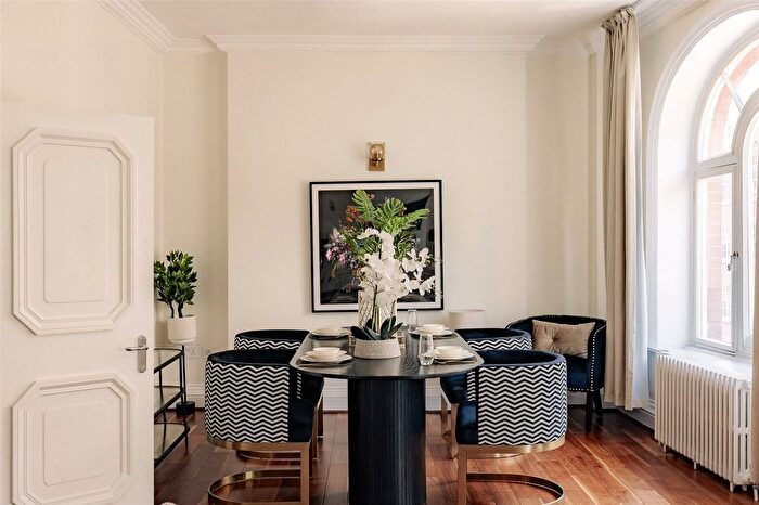 2 Bedroom Flat To Rent In Berkeley Street, Mayfair, W1J