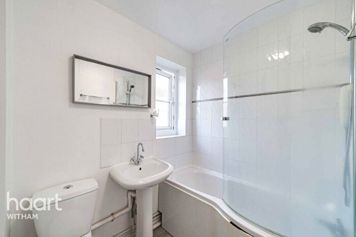 2 Bedroom Apartment For Sale In Constance Close, Witham, CM8