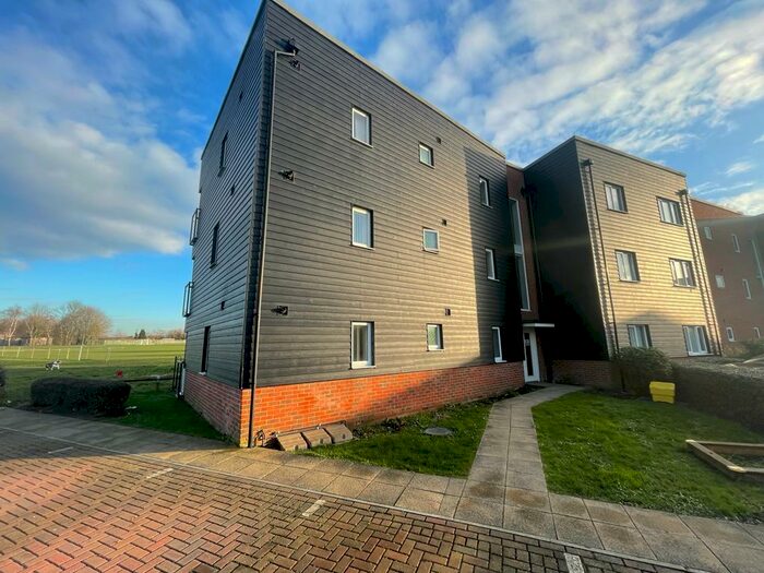 2 Bedroom Ground Flat To Rent In Hither Fields, Gravesend, Kent, DA11